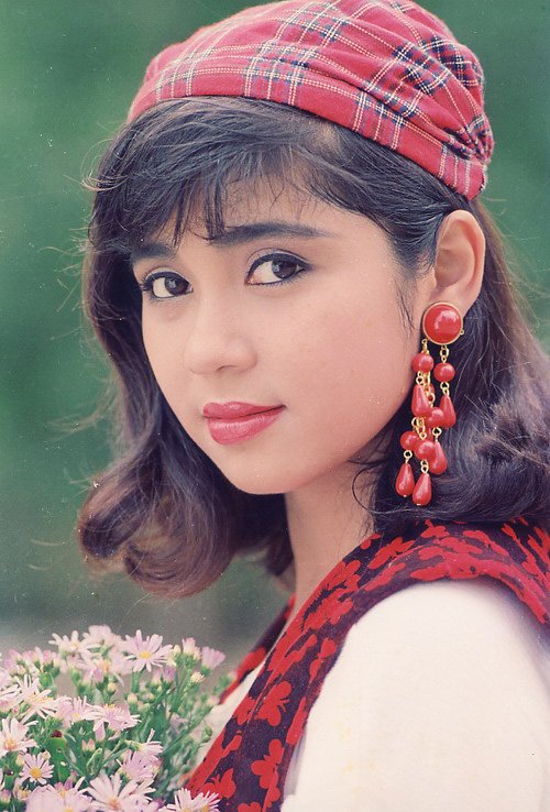 Người đẹp ảnh lịch Việt Trinh